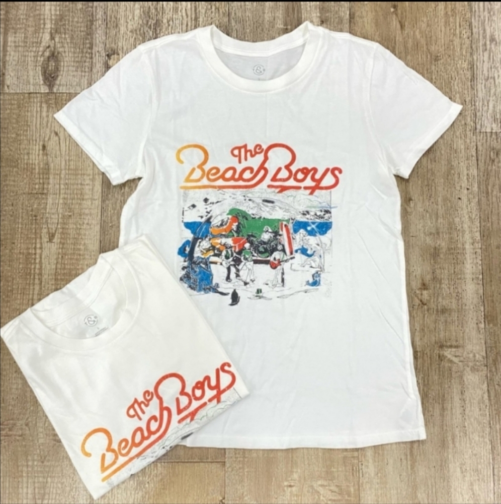 NWOT The Beach Boys Tee (XS)